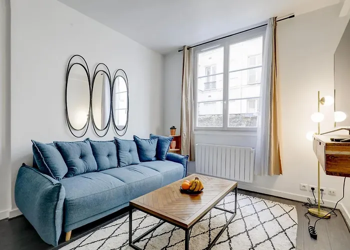 Arc De Triomphe & Wagram - City Apartment